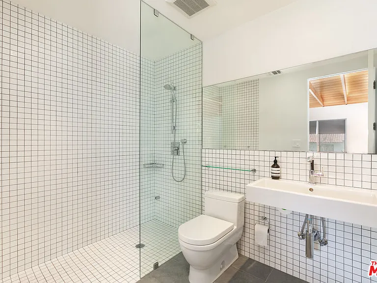 1807 Montana Ave #D — Photo 15