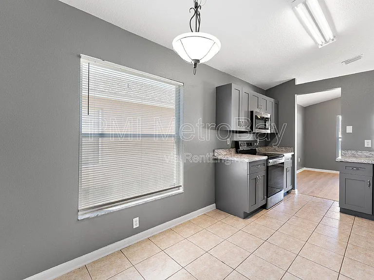 1010 Summer Breeze Dr — Photo 27