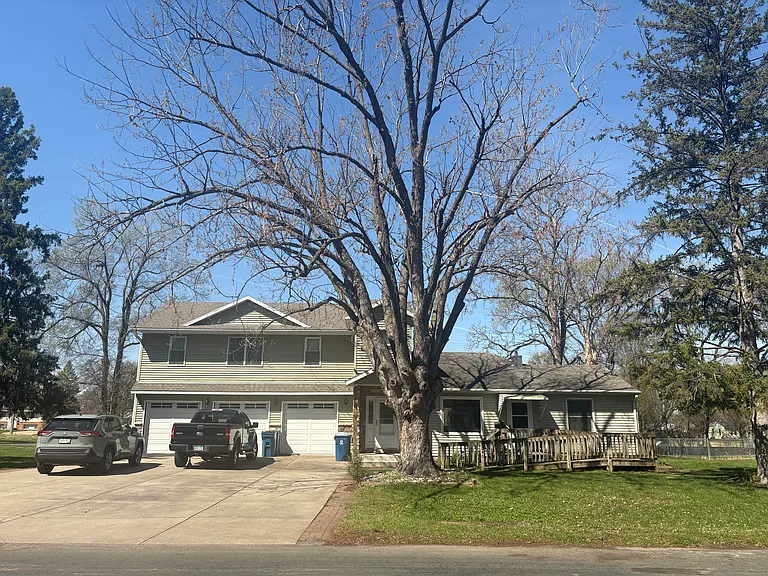 9240 Columbus Ave S — Photo 1