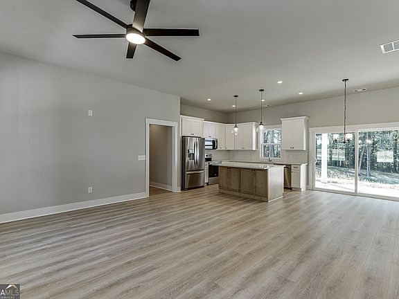 5th image of 125 Rains Rd
