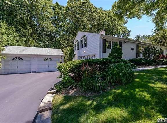 2nd image of 9 Old Town Ln