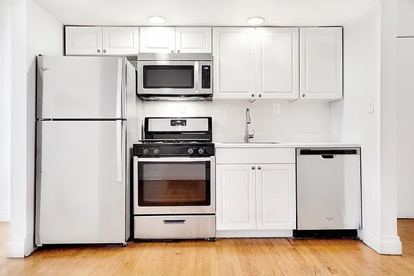 Rented by Cooper & Cooper Real Estate | media 20