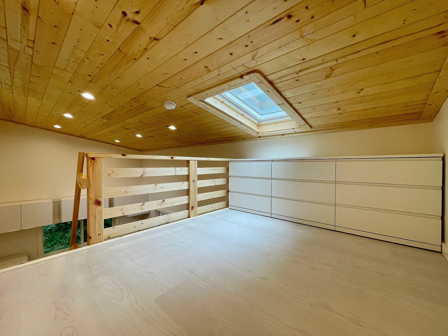 Studio, 300 sqft, $1,200 — Photo 4