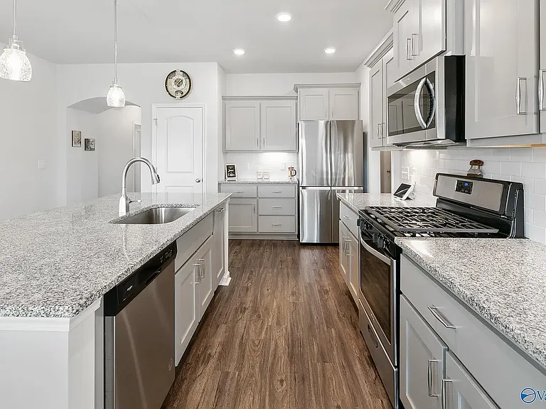 216 Portrait St — Photo 6