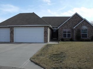 807 Homeland St, Buckner, MO 64016