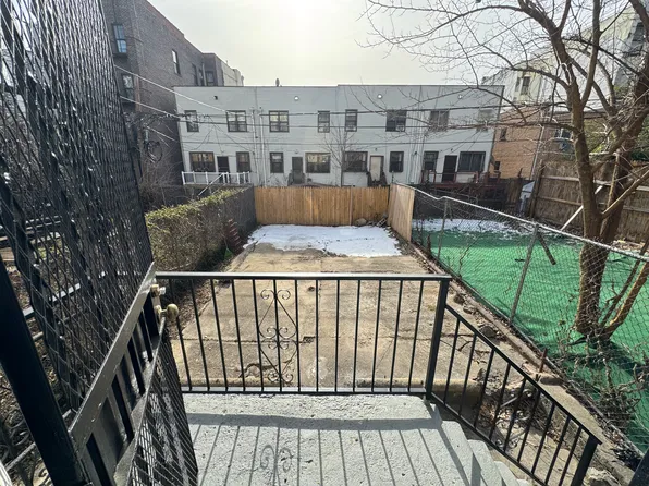 1072 Putman Avenue image 1 of 12