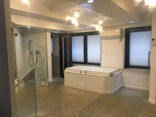 Rented by Hugawall Realty | media 23