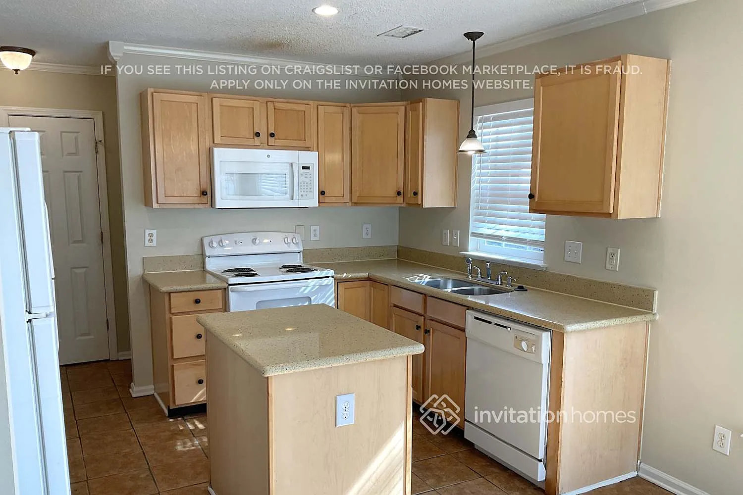 1320 Harland St Charlotte, NC 28216 — Photo 4