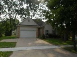 27290 Lahser Rd, Southfield, MI 48034
