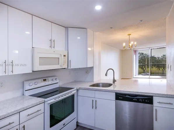 19701 SW 114th Ave APT 364, Miami, FL 33157