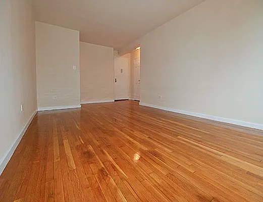 Rented by SW Queens Mezzanine | media 14