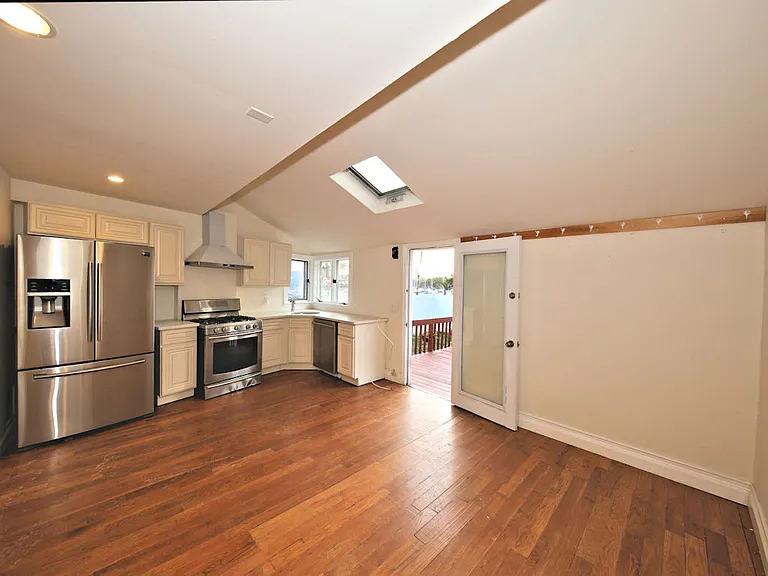 632 Milton Rd — Photo 3