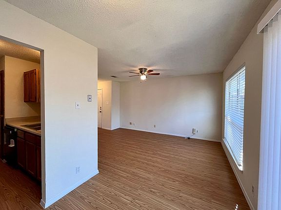 5th image of 1106 Ridgemont St