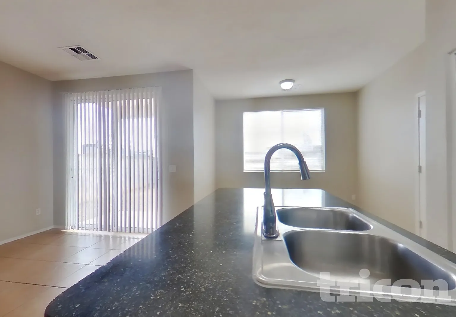 4925 S 15th Place Phoenix AZ — Photo 4