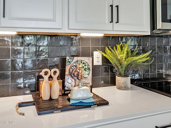 3rd image of 1277 Newbold Dr # 76