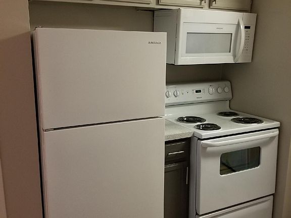 5th image of 1609 Country Lakes Dr APT 103