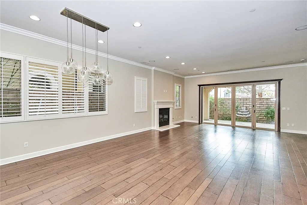 4 bed, 4.5 bath, 3324 sqft, $7,500 — Photo 4