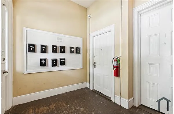 Building Photo - 232 E Wister St #2A