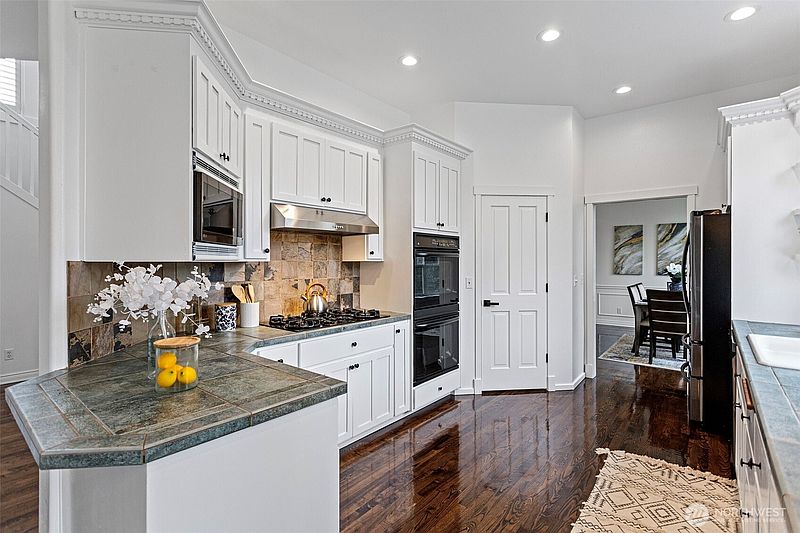 5th image of 7416 Heather Avenue SE
