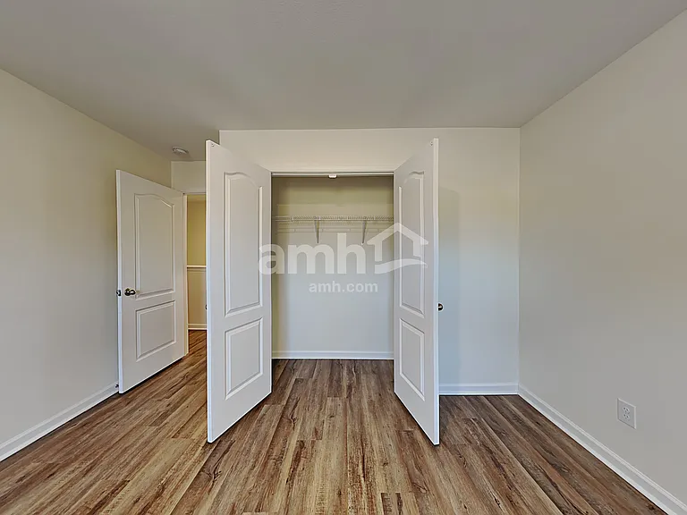 2058 Southlea Dr — Photo 11
