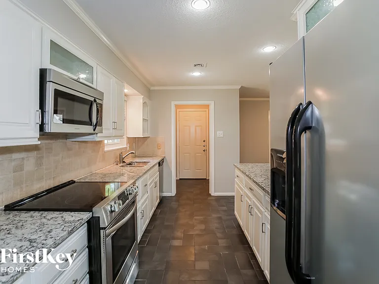 3439 Timberview Rd — Photo 6