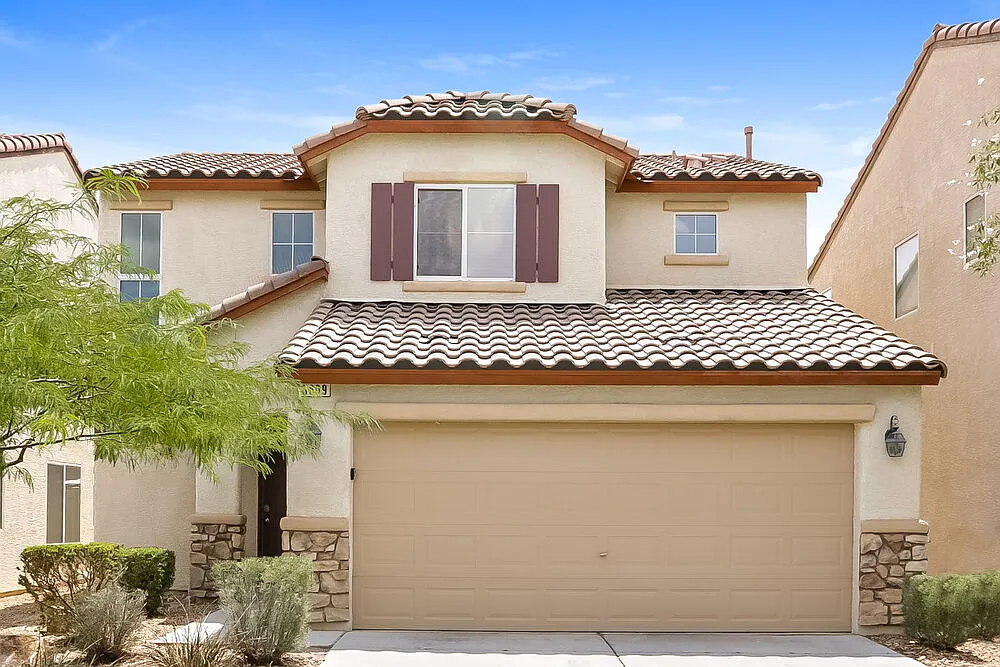 3 bed, 2.5 bath, 1231 sqft, $1,950 — Photo 1
