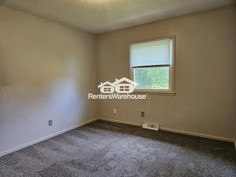 3310 SE 5th St — Photo 6