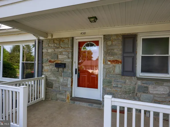 458 Hostetter Dr, Millersville, PA 17551
