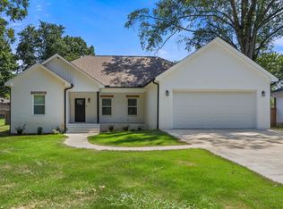 914 E Grand Ave, Muscle Shoals, AL 35661