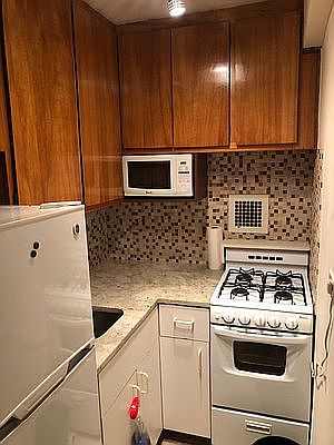 5th image of 335 E 51st St APT 3G