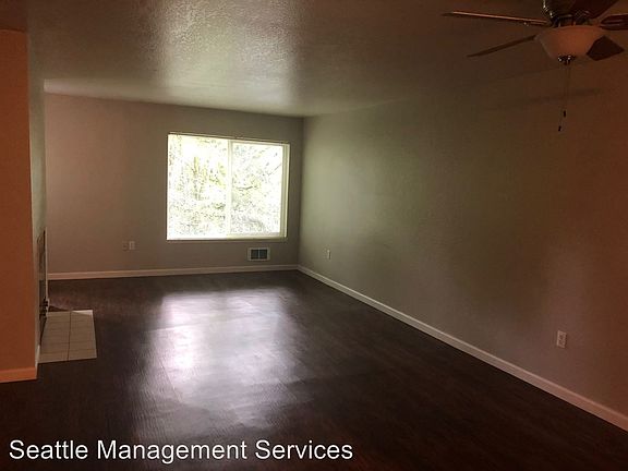 2nd image of 12527 Roosevelt Way NE APT 404