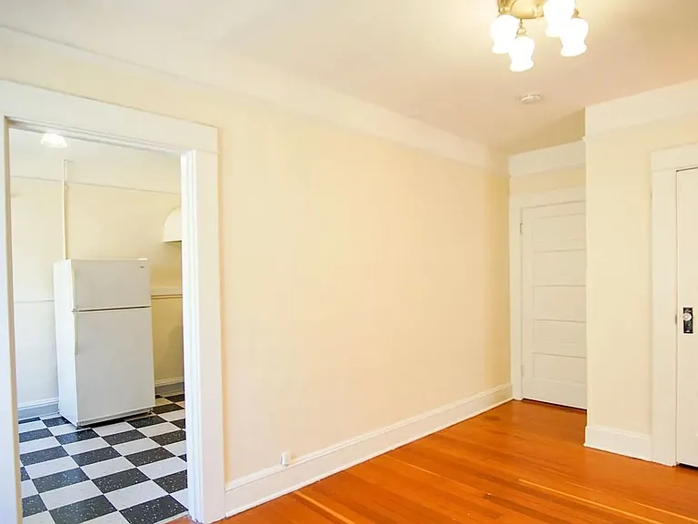 2356 NW Irving St — Photo 4