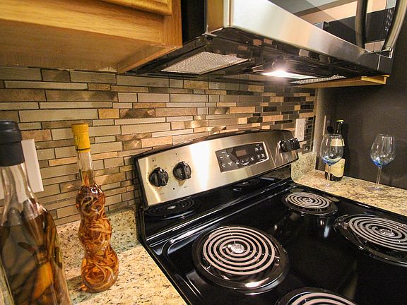 4th image of 5959 E Northwest Hwy #1076