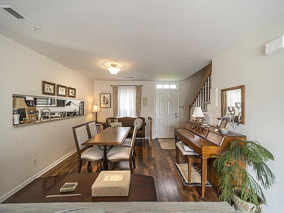 5th image of 3210 Winterberry Dr