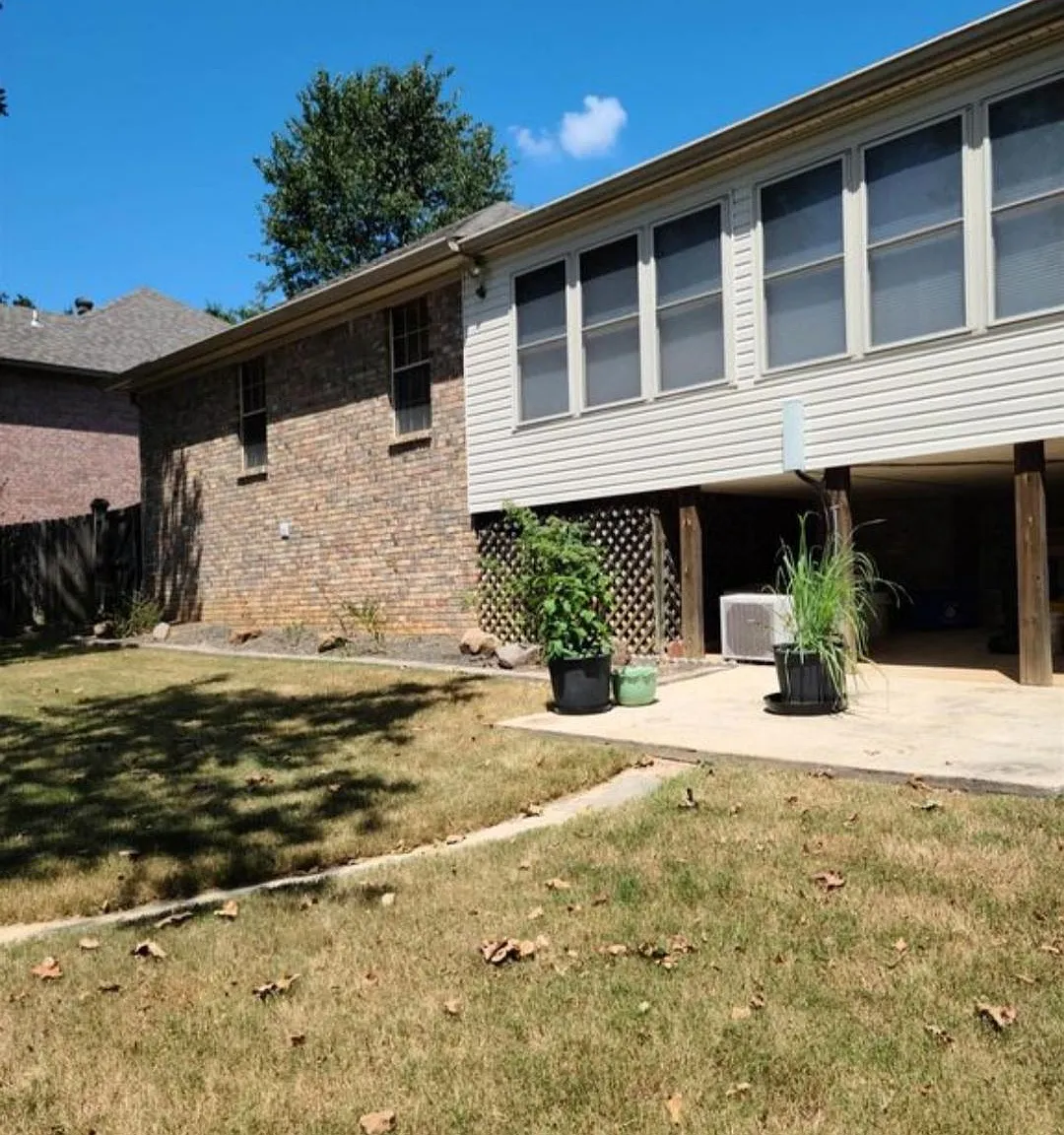 111 Miramar Dr — Photo 4