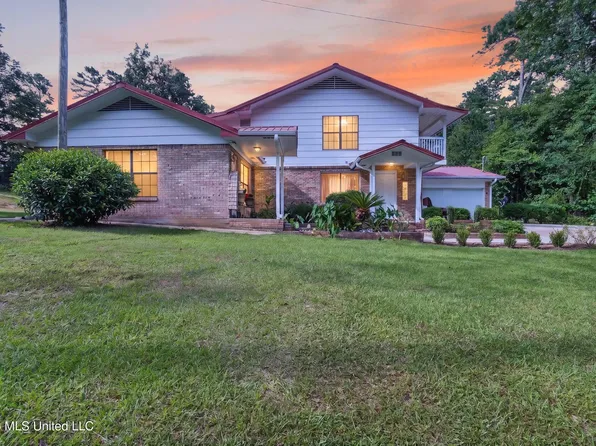 929 Crooked Creek Rd, Silver Creek, MS 39663