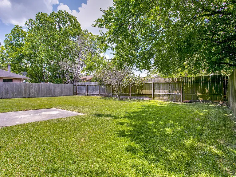 2530 Wheelwright Ln — Photo 18