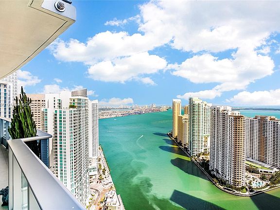 5th image of 200 E Biscayne Boulevard Way #4307