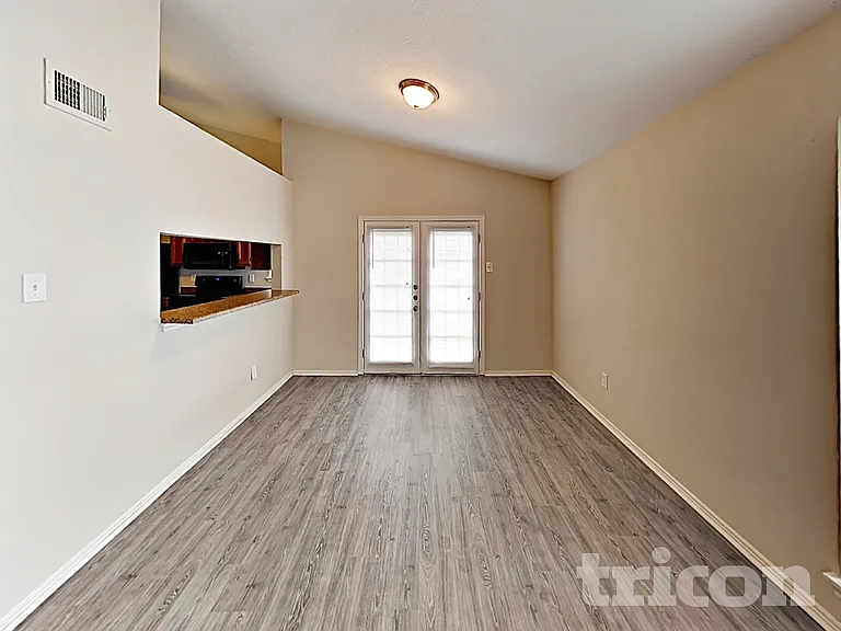 7811 Bluff Trail Dr — Photo 14