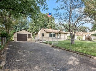 2153 Pinewood Dr, Moundsview, MN 55112