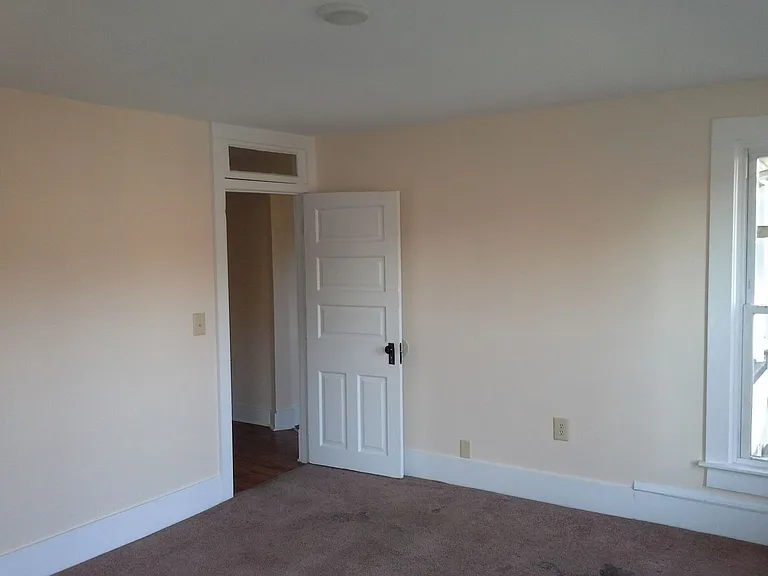217-219 N Henderson St — Photo 23