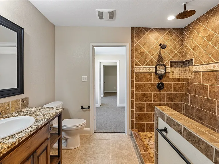 530 Oakdale Dr — Photo 4