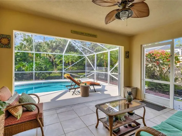 8522 SE Retreat Dr, Hobe Sound, FL 33455