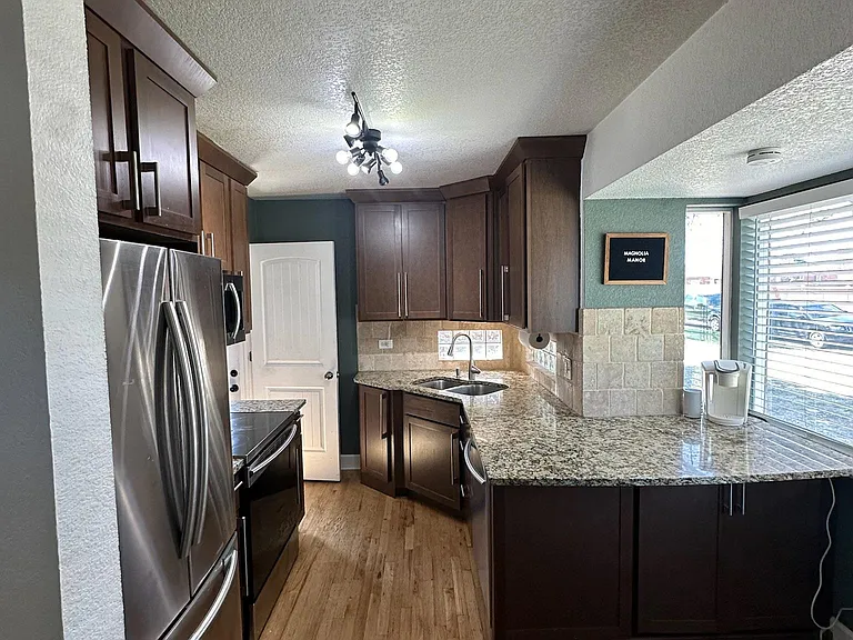 3520 Magnolia St — Photo 9