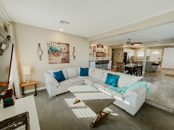 918 3rd St, Calimesa, CA 92320