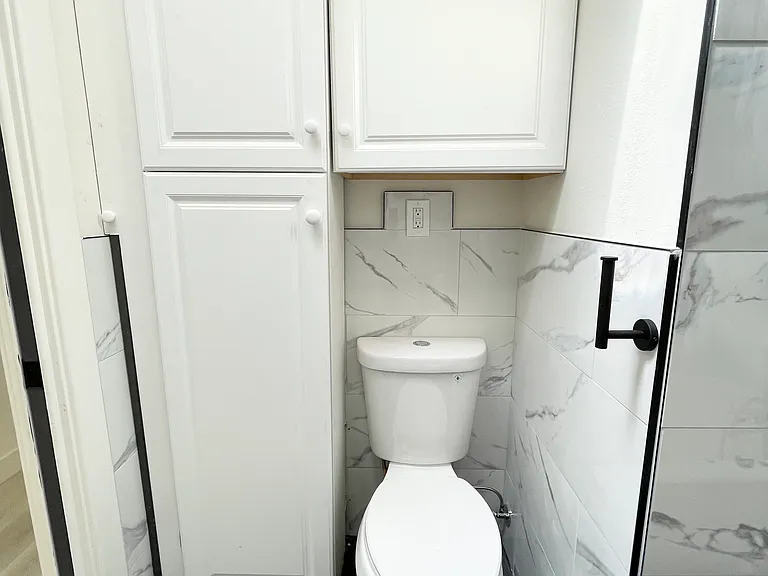 4253 Howe St #A — Photo 17