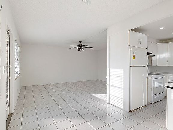 3rd image of 1031 Farnham #O