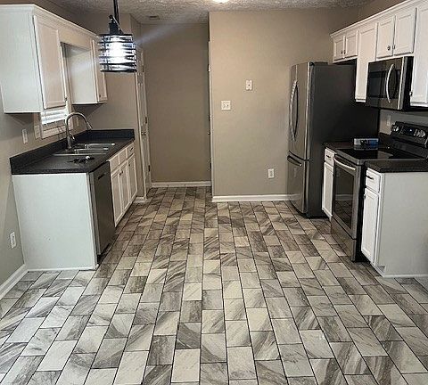5th image of 102 Digby Ct
