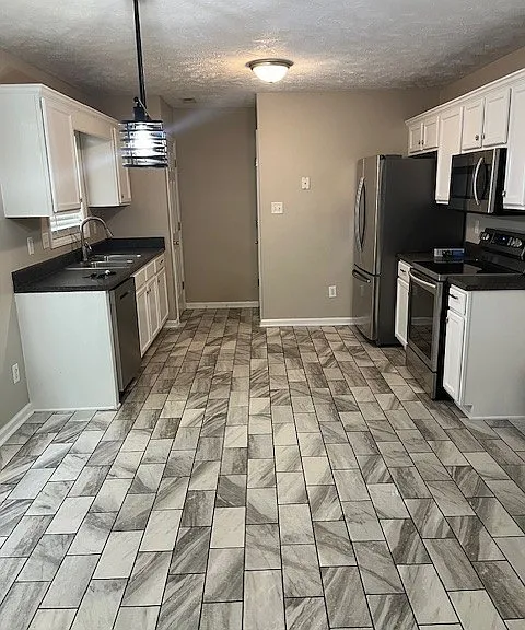 102 Digby Ct — Photo 4