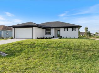 2719 42nd St W, Lehigh Acres, FL 33971